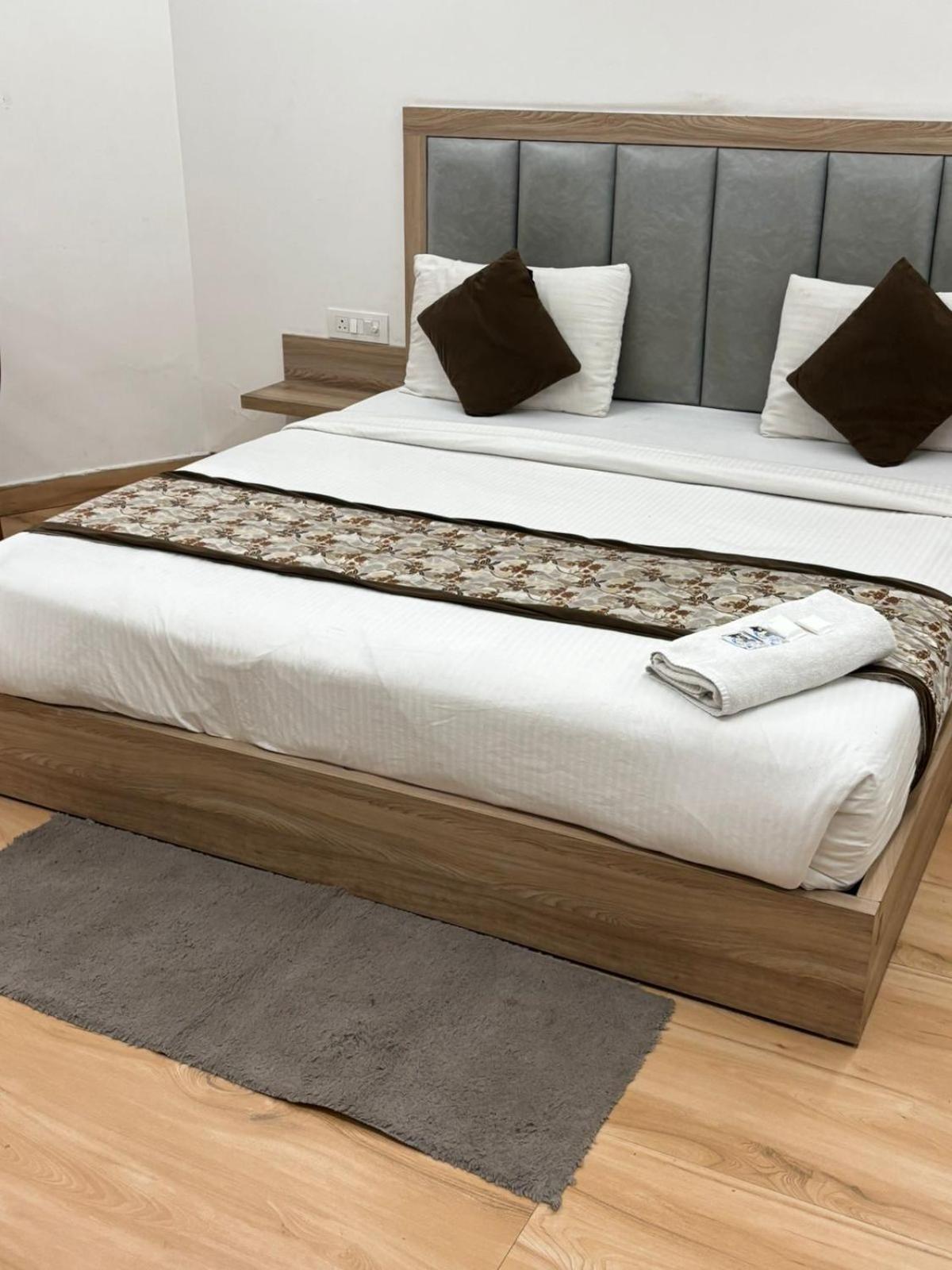 Hotel The Royal Metropolitan Igi Airport Delhi 4*