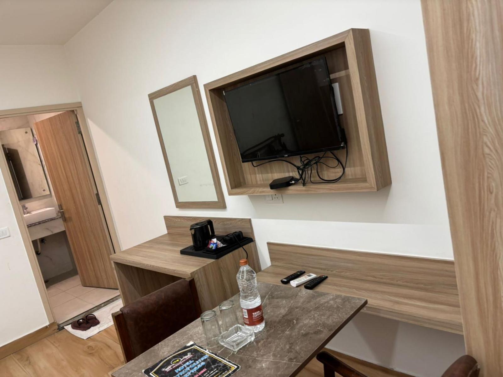 Hotel The Royal Metropolitan Igi Airport Delhi New Delhi
